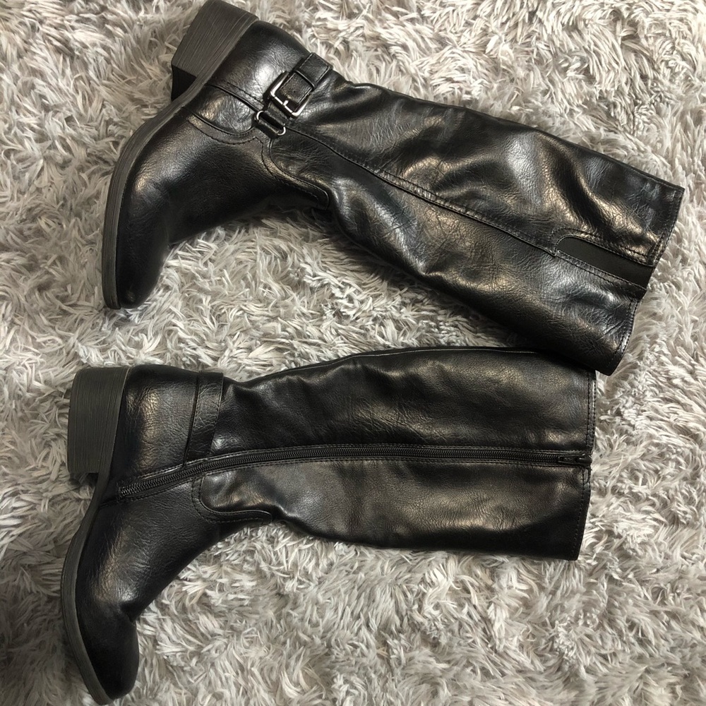 Black boots